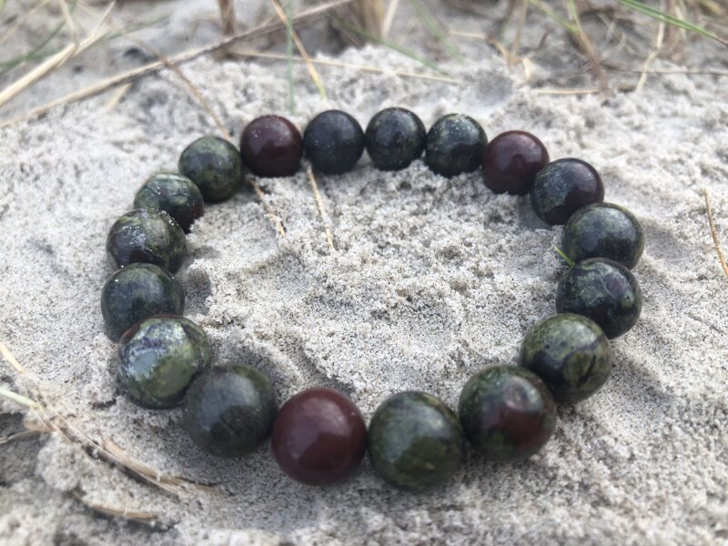 Pūķa jašmas rokas rotas