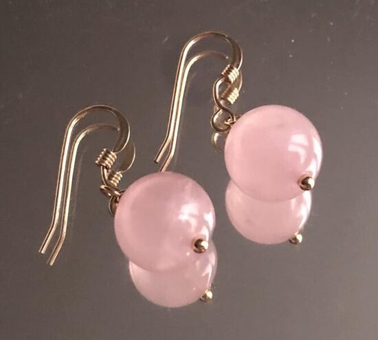 Madagaskaras rožu kvarca auskariņi ar zelta kājiņām