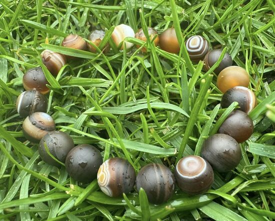 Ahāta aproce brūni krāsaina 10 mm