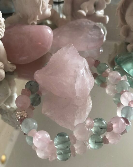 Rožu kvarca rota ar zaļo fluorītu