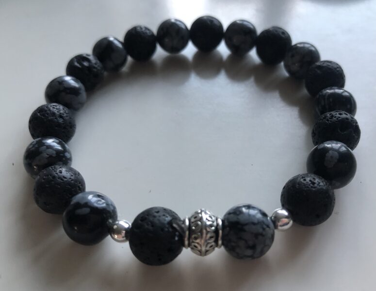 Spēka aproce vīrietim ar Lavu un sniegpārslu obsidiānu,metāla savienojums  10mm bumbiņām