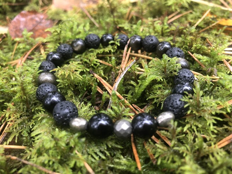 Lavasun obsidiāna aproce ar pirītu, 8mm bumbiņām